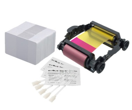 KIT de Consumible para BADGY ( VBDG205EU ) incluye 1 cinta para 100 impresiones a color - 100 tarjetas de PVC blancas de 30 milésimas.